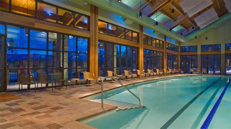 seattle hotels with swimming pools.